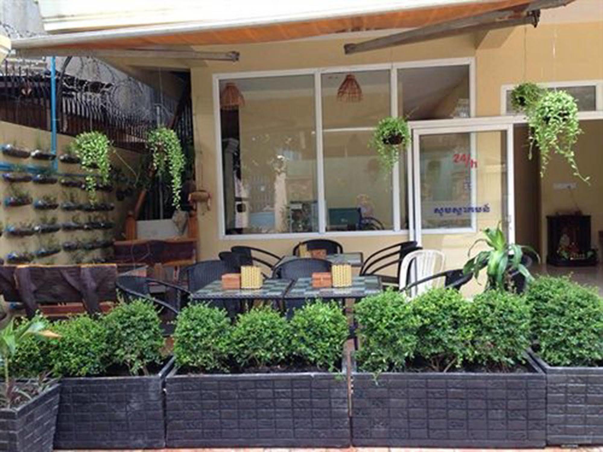 Homeland Guesthouse Phnom Penh Exteriör bild
